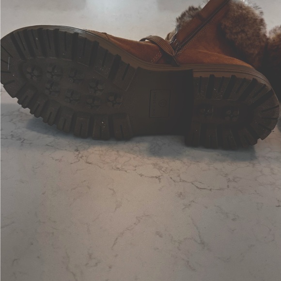 Sun and Stone size 6 booties with faux fur - Picture 2 of 5